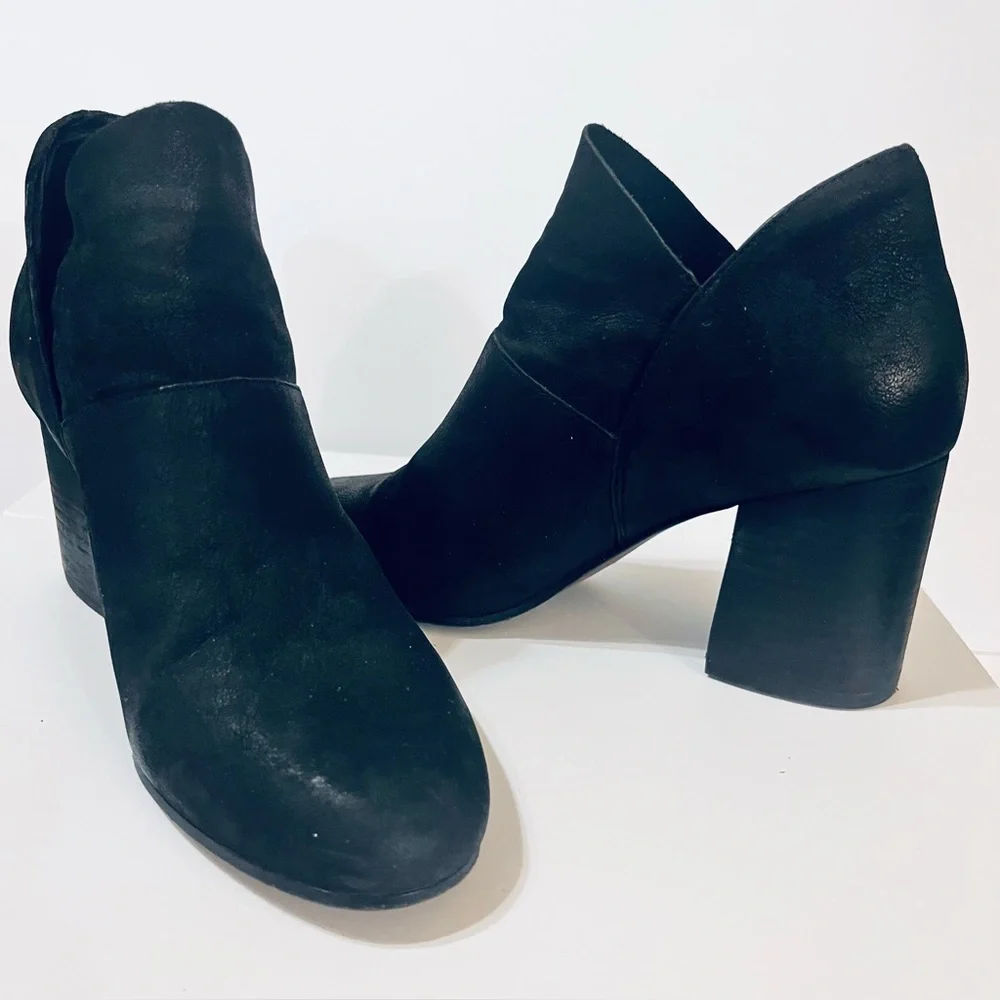 Eileen Fisher Black Nubuck Leather Heeled  Ankle Boots Sz 6